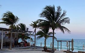 Punta Blanca Beach House Cancún